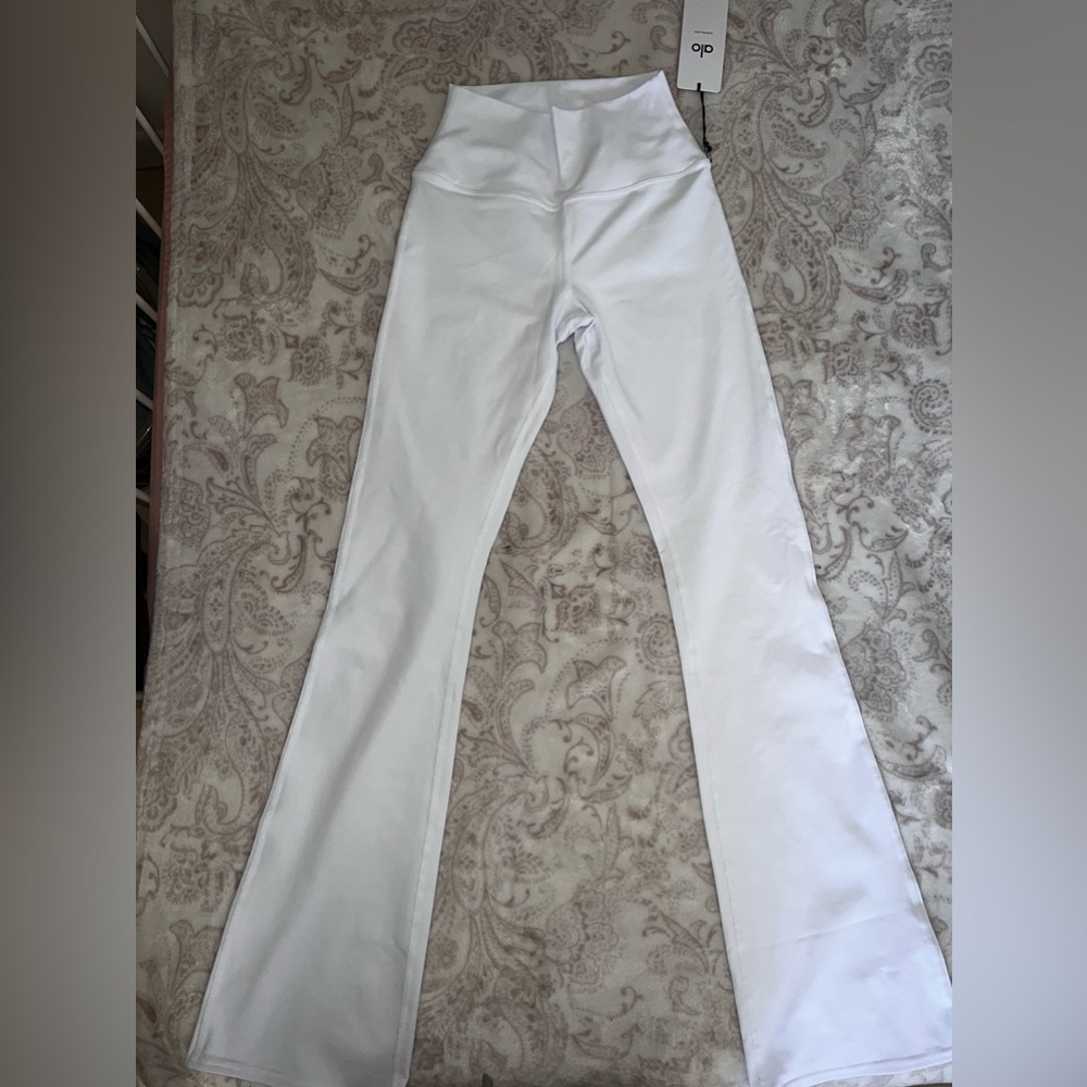 Alo yoga white bootcut leggings